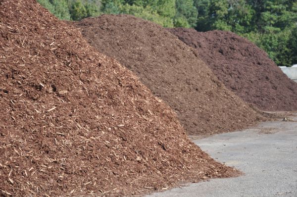 Brown Mulch Delivery in Turlock
