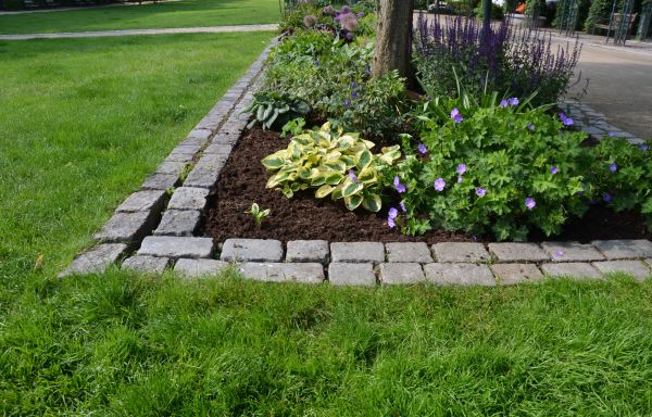 Flower Bed Mulching in Turlock