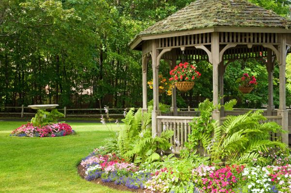 Backyard Landscaping Service in Turlock